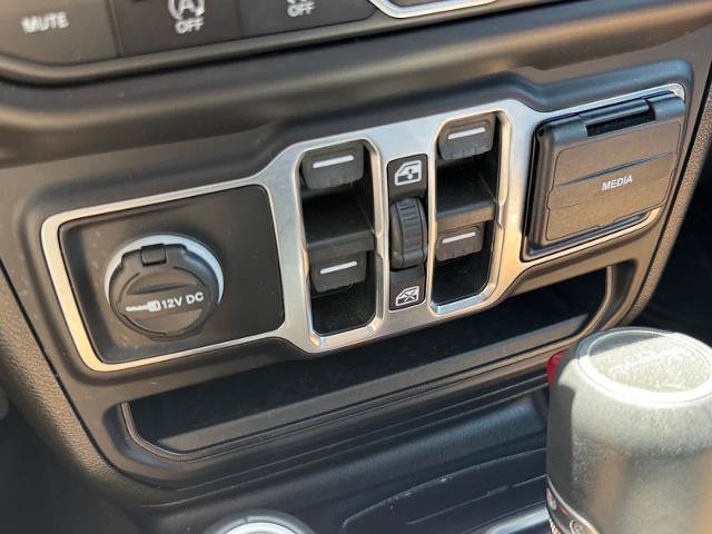 Used 2020 Jeep Gladiator Overland AWD/4WD image 21