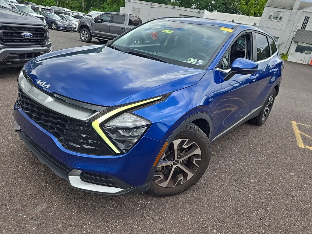 Used 2023 Kia Sportage EX FWD image 3