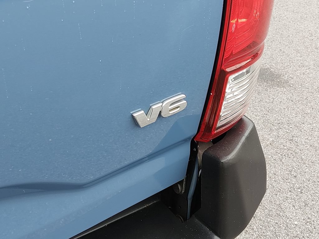 Used 2019 Toyota Tacoma SR5 AWD/4WD image 15