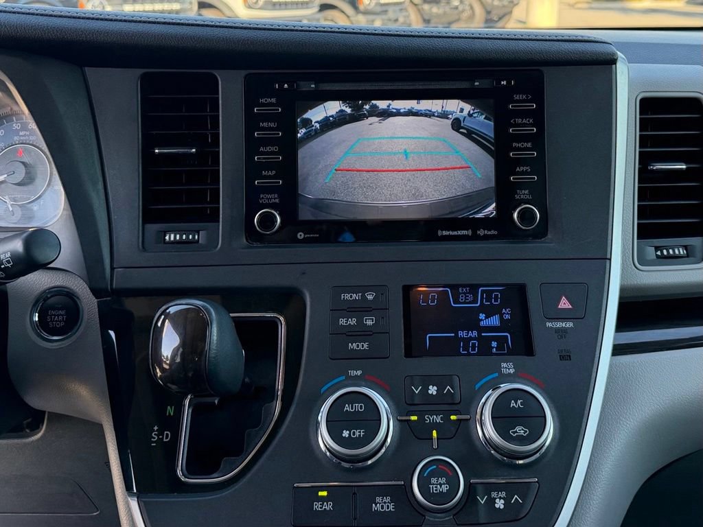 Used 2020 Toyota Sienna XLE FWD image 26