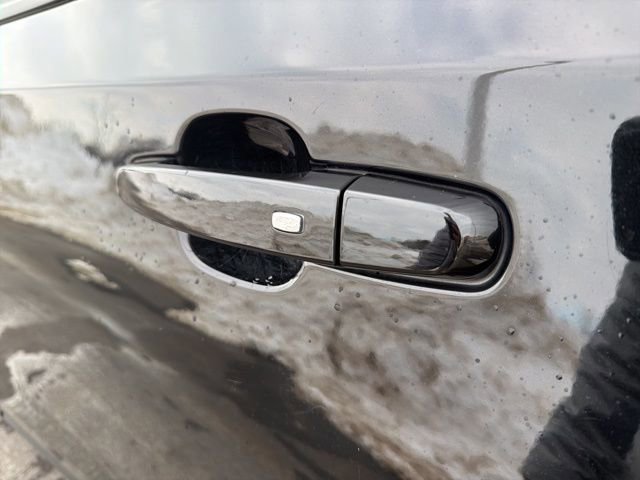 Used 2024 GMC Terrain SLE image 12