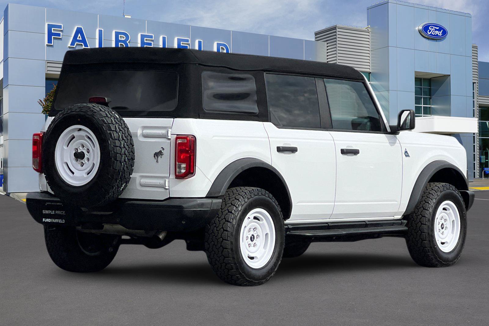 Certified 2024 Ford Bronco Black Diamond AWD/4WD image 2