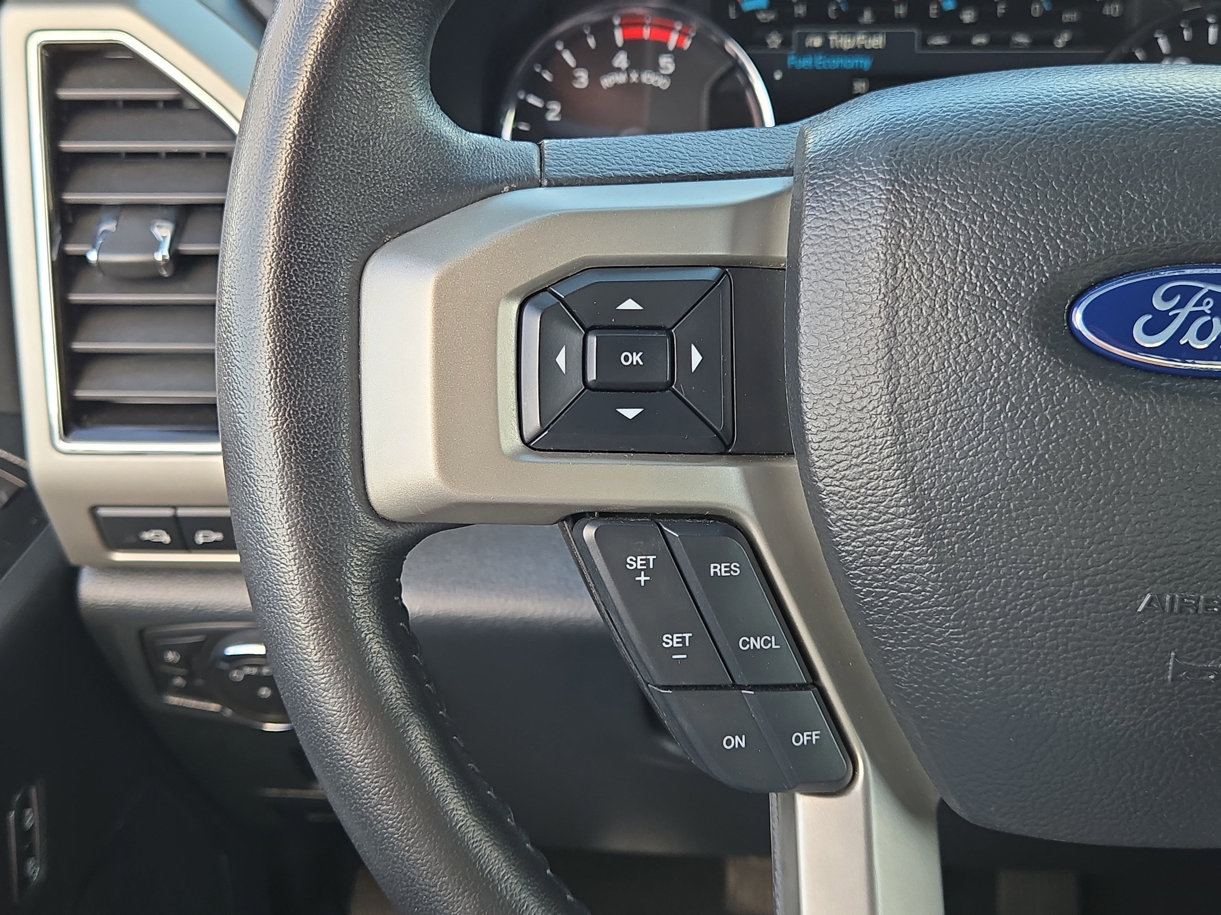 Certified 2022 Ford F350 Lariat w/ Tremor Off-Road Package image 26