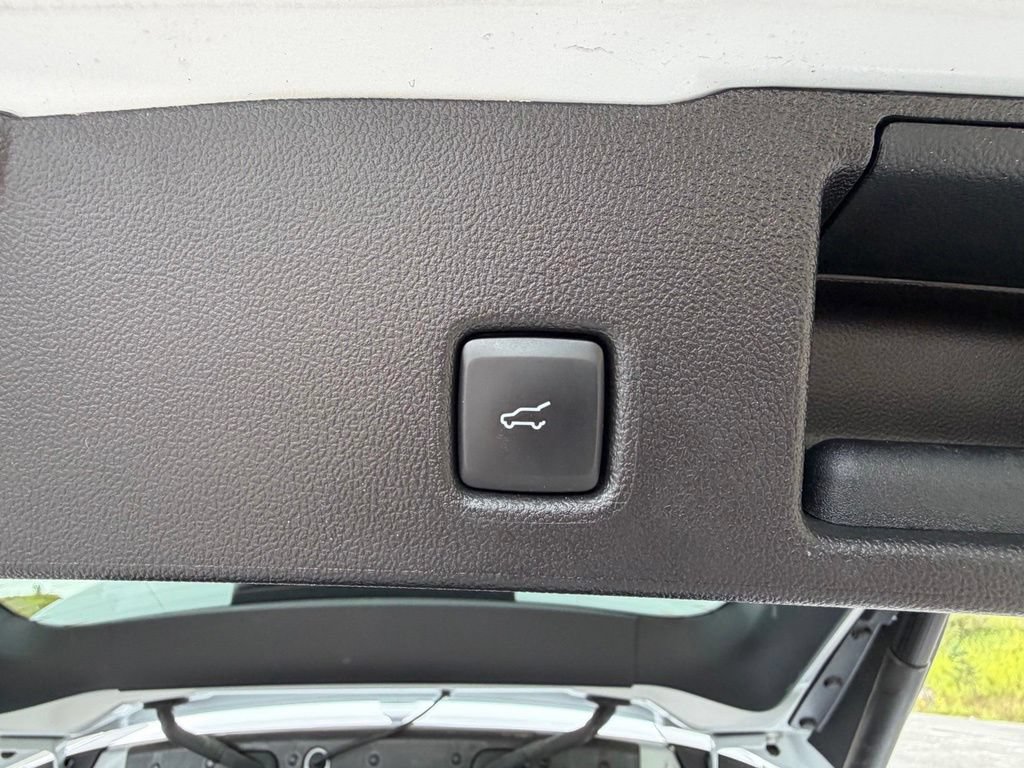Certified 2025 Ford Escape Platinum AWD/4WD image 50