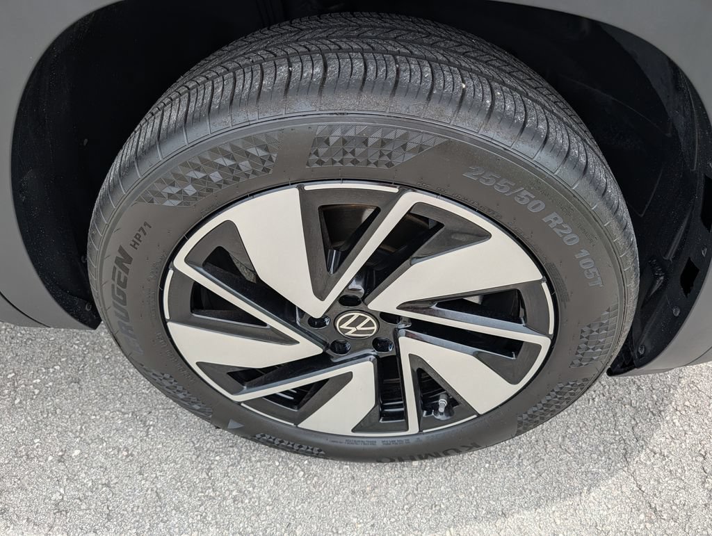 Used 2025 Volkswagen Atlas SEL AWD/4WD image 33