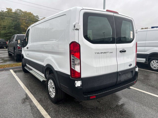 Certified 2025 Ford Transit 250 Low Roof w/ Exterior Upgrade Package RWD image 5