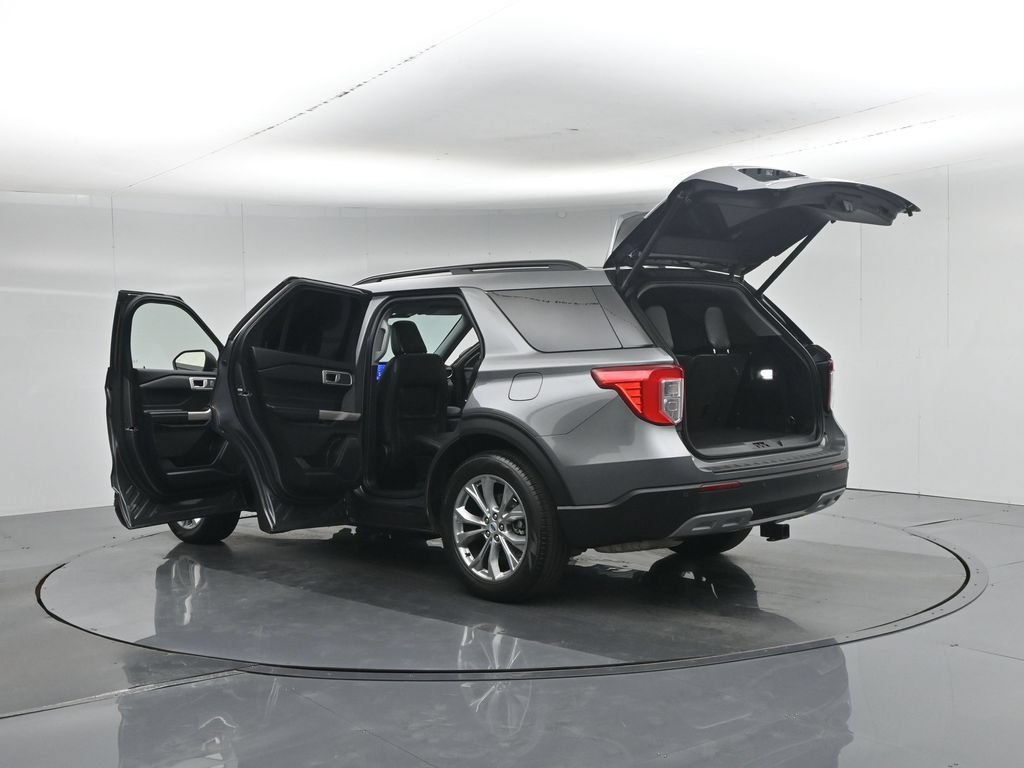 Certified 2023 Ford Explorer XLT w/ Equipment Group 202A RWD image 40