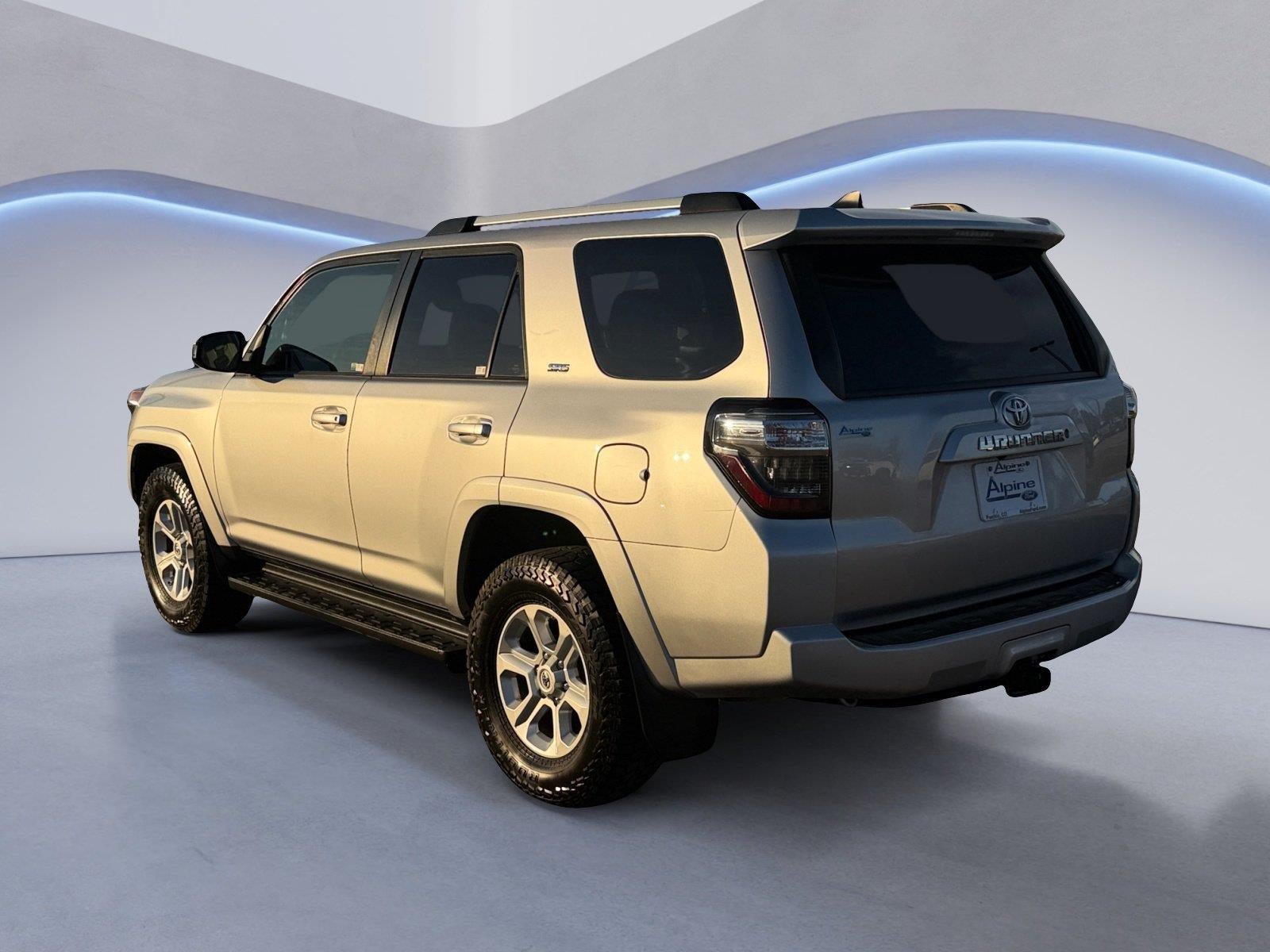Used 2020 Toyota 4Runner SR5 AWD/4WD image 3
