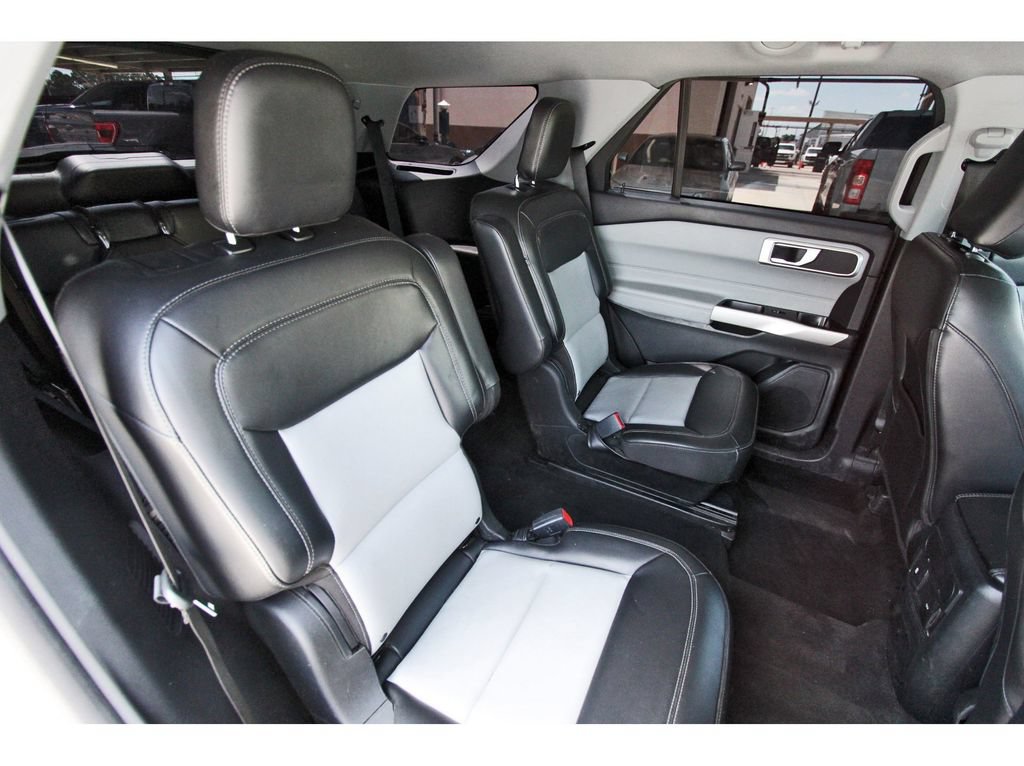 Certified 2022 Ford Explorer XLT w/ Equipment Group 202A AWD/4WD image 14