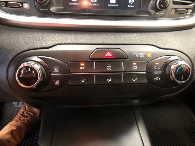 Used 2020 Kia Sorento LX image 17