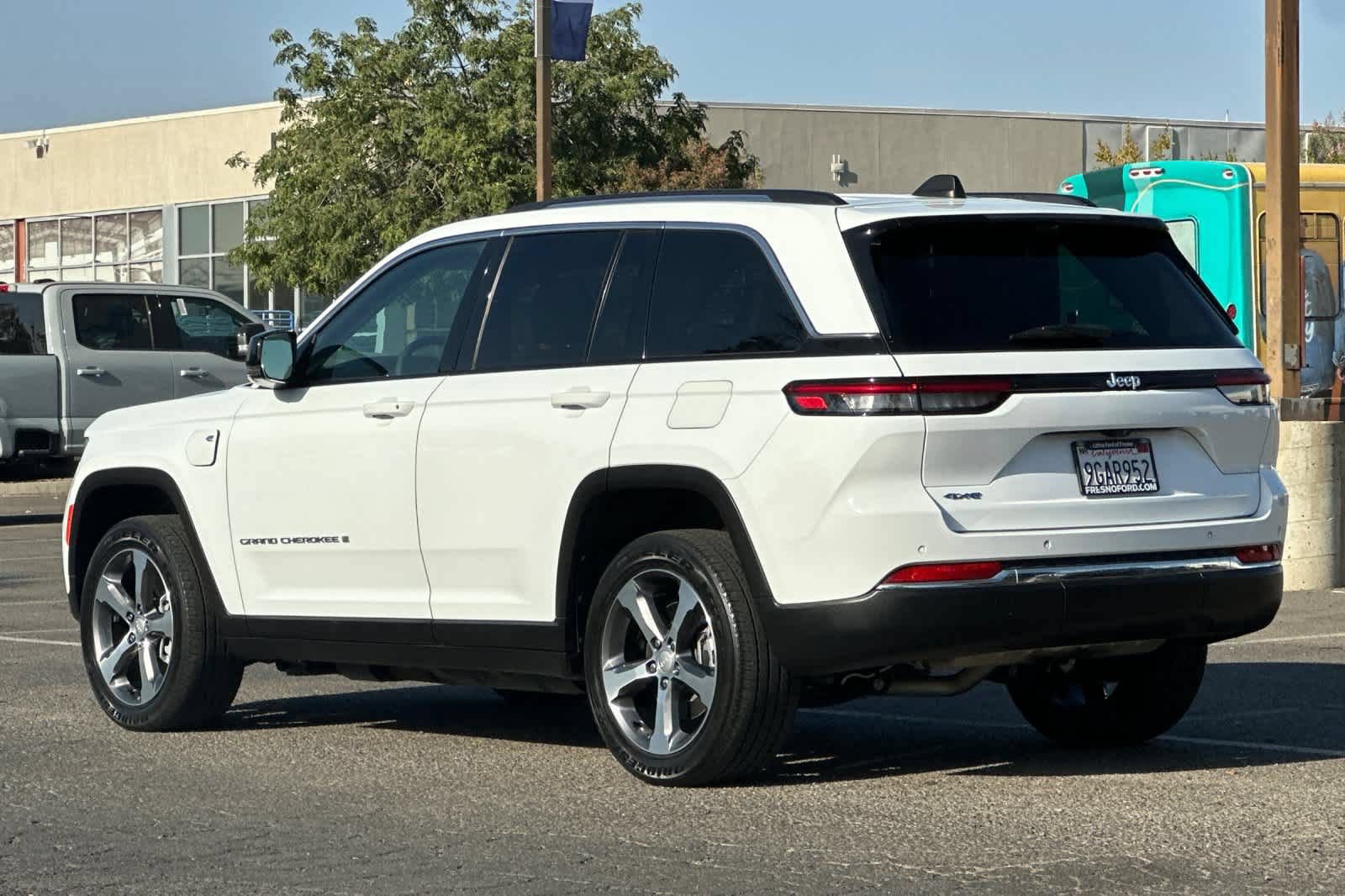 Used 2023 Jeep Grand Cherokee 4WD 4xe w/ Luxury Tech Group II image 7