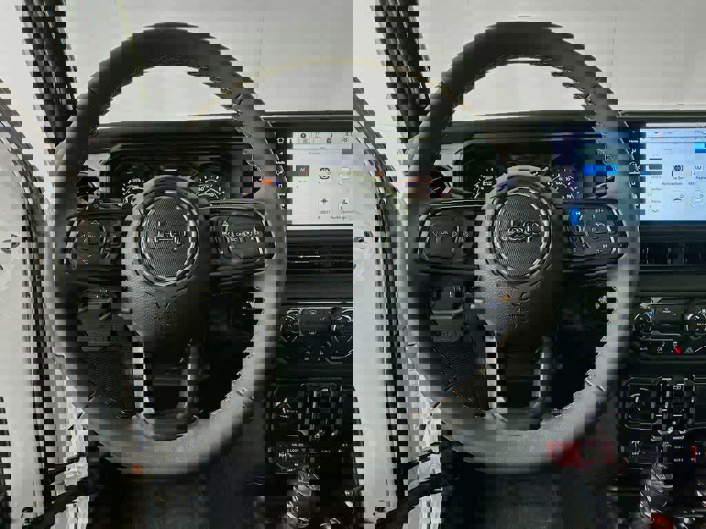 Used 2024 Jeep Wrangler Willys image 19