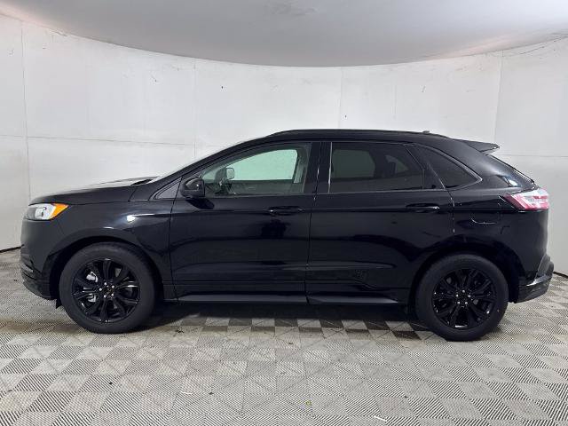 Certified 2024 Ford Edge SE w/ Black Appearance Package AWD/4WD image 7