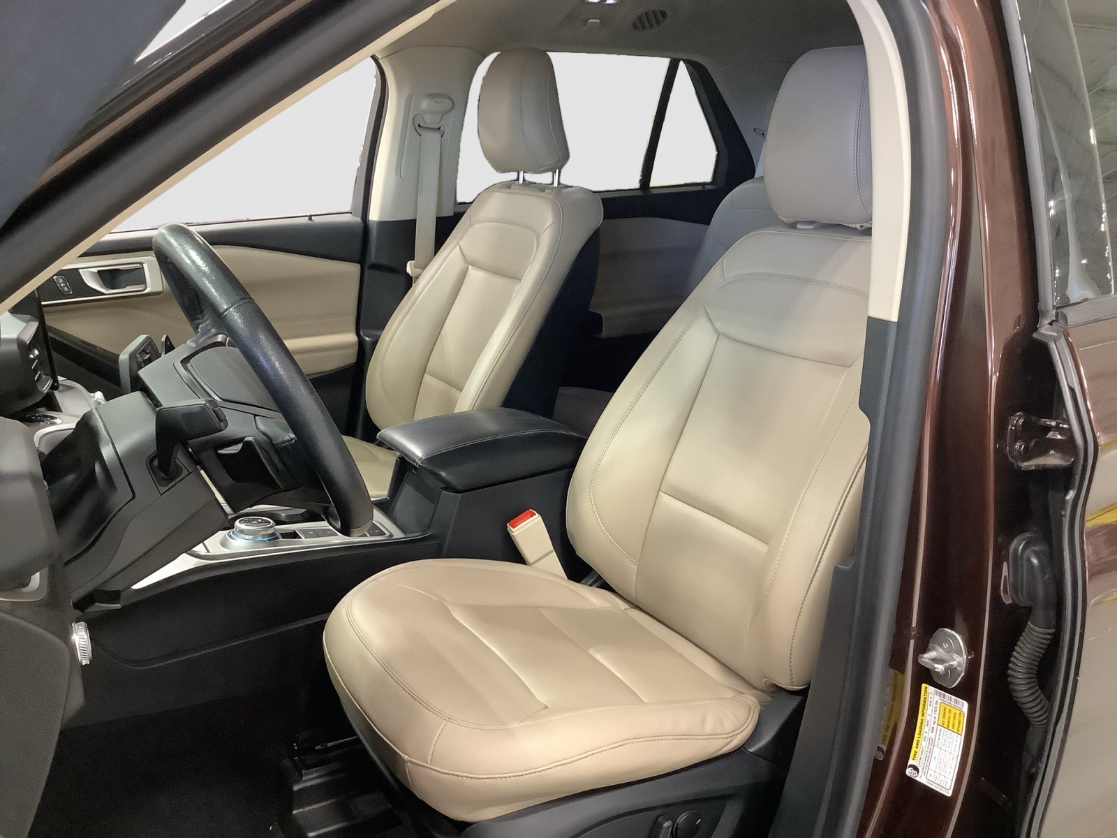 Certified 2020 Ford Explorer XLT w/ Equipment Group 202A RWD image 12