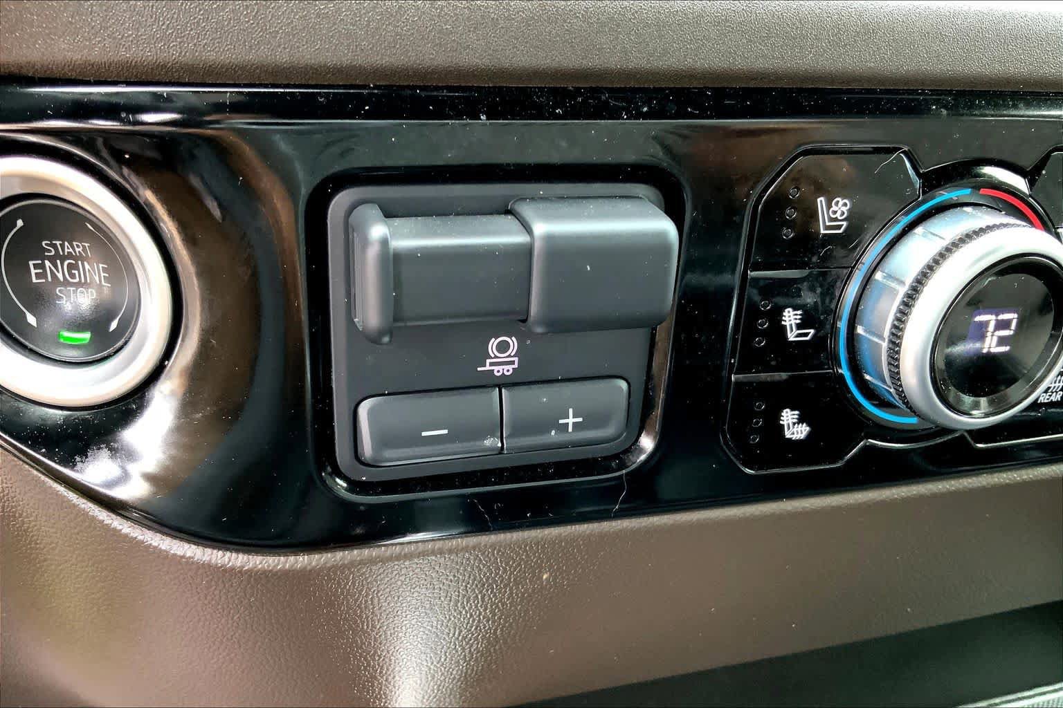 Used 2024 GMC Sierra 1500 SLT AWD/4WD image 31