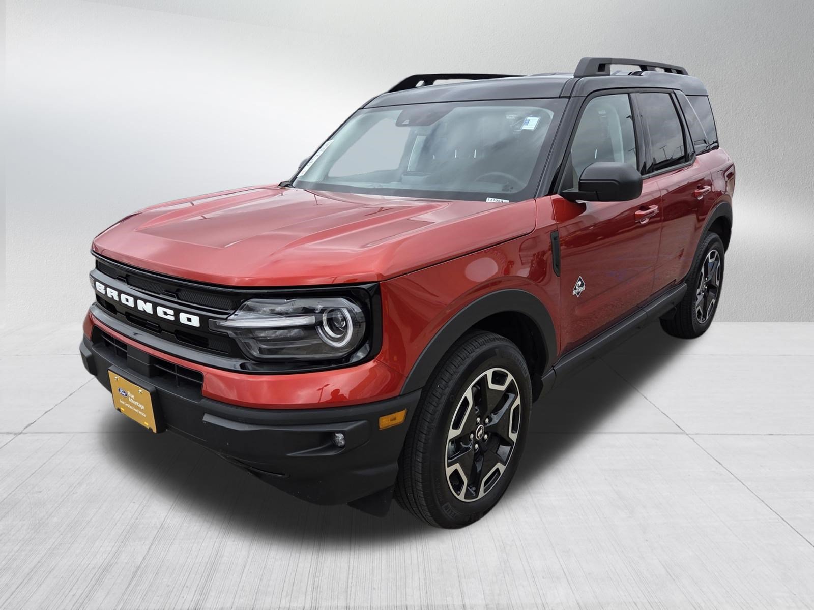 Certified 2023 Ford Bronco Sport Outer Banks w/ Tech Package AWD/4WD image 3