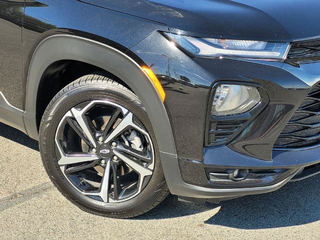 Used 2021 Chevrolet TrailBlazer RS w/ Sun and Liftgate Package FWD image 9