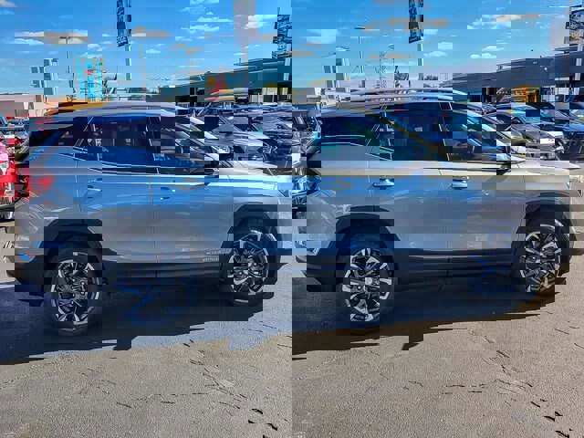 Used 2023 GMC Terrain SLT w/ Infotainment Package II image 11