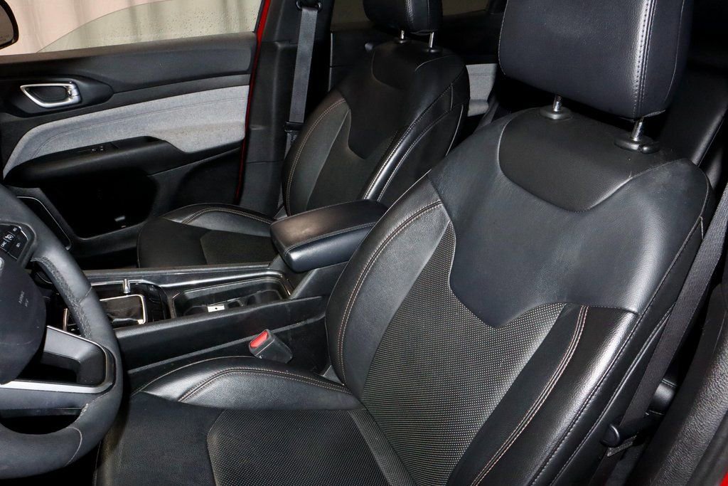 Used 2023 Jeep Compass Latitude image 25