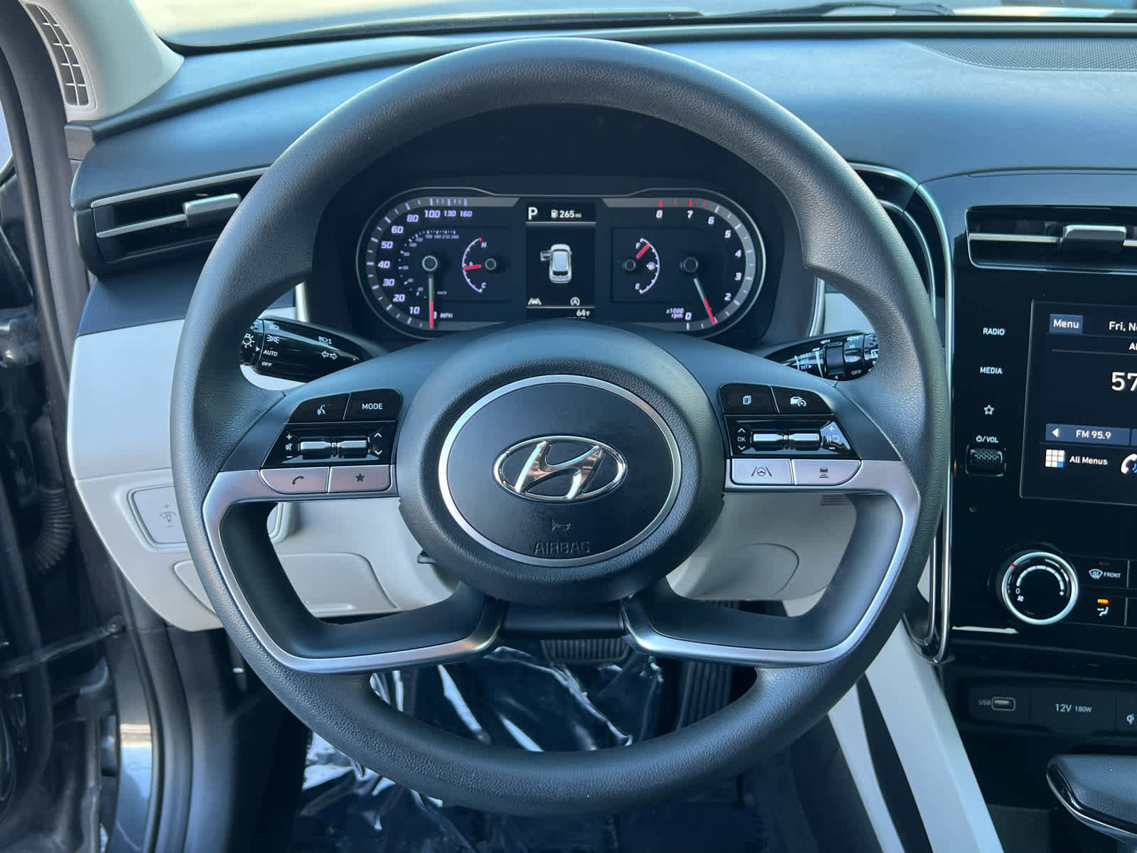 Used 2023 Hyundai Tucson SEL image 33