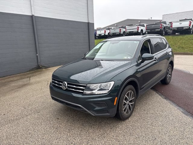 Used 2019 Volkswagen Tiguan SE w/ Panoramic Sunroof Package AWD/4WD image 9