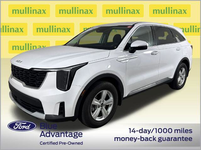 Used 2024 Kia Sorento LX FWD image 14