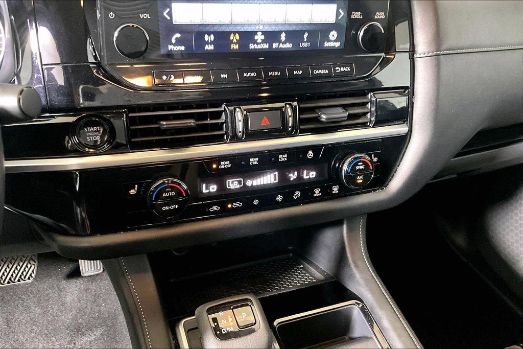 Used 2025 Nissan Pathfinder SL FWD image 25