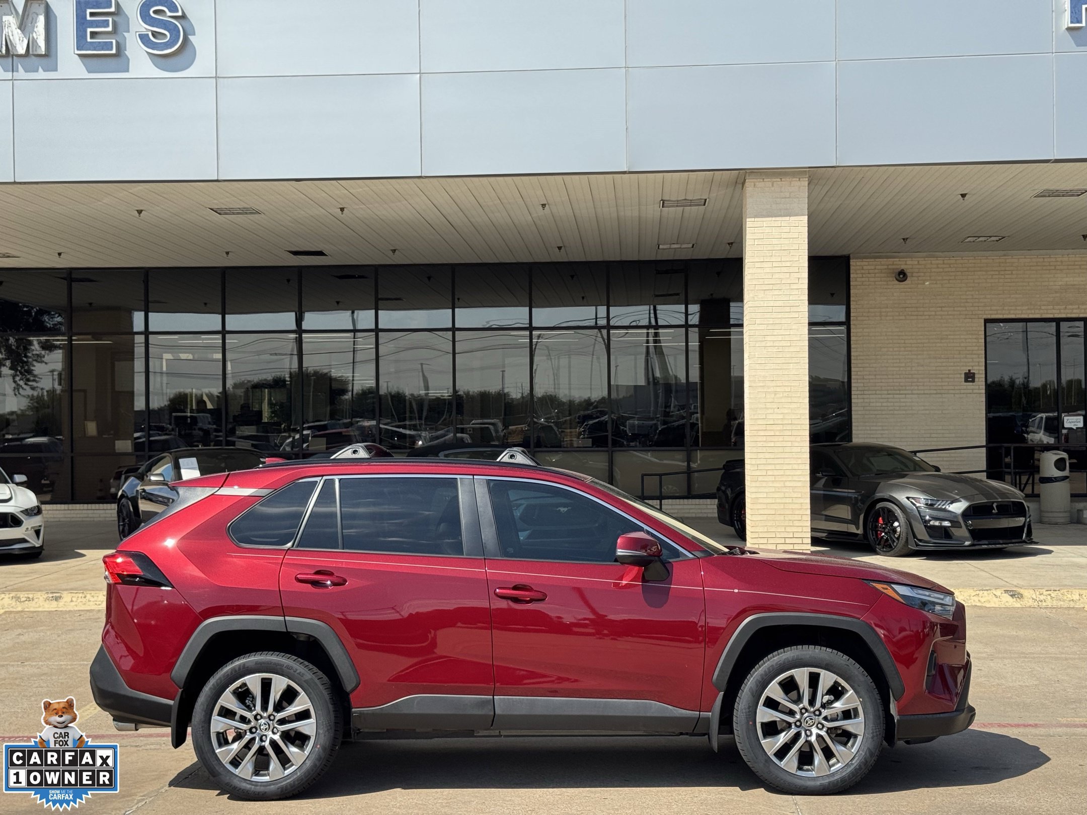 Used 2023 Toyota RAV4 XLE Premium FWD image 3