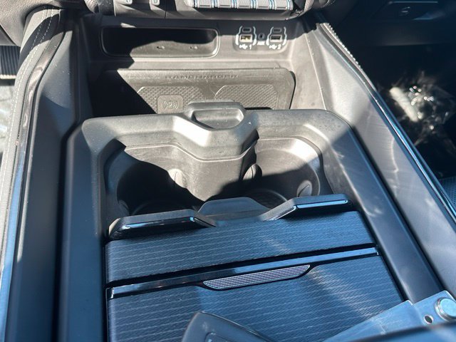 Used 2022 RAM 1500 Limited w/ Body-Colour Bumper Group AWD/4WD image 19