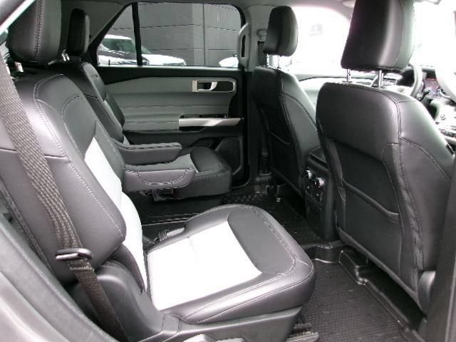 Certified 2023 Ford Explorer XLT w/ Equipment Group 202A AWD/4WD image 5