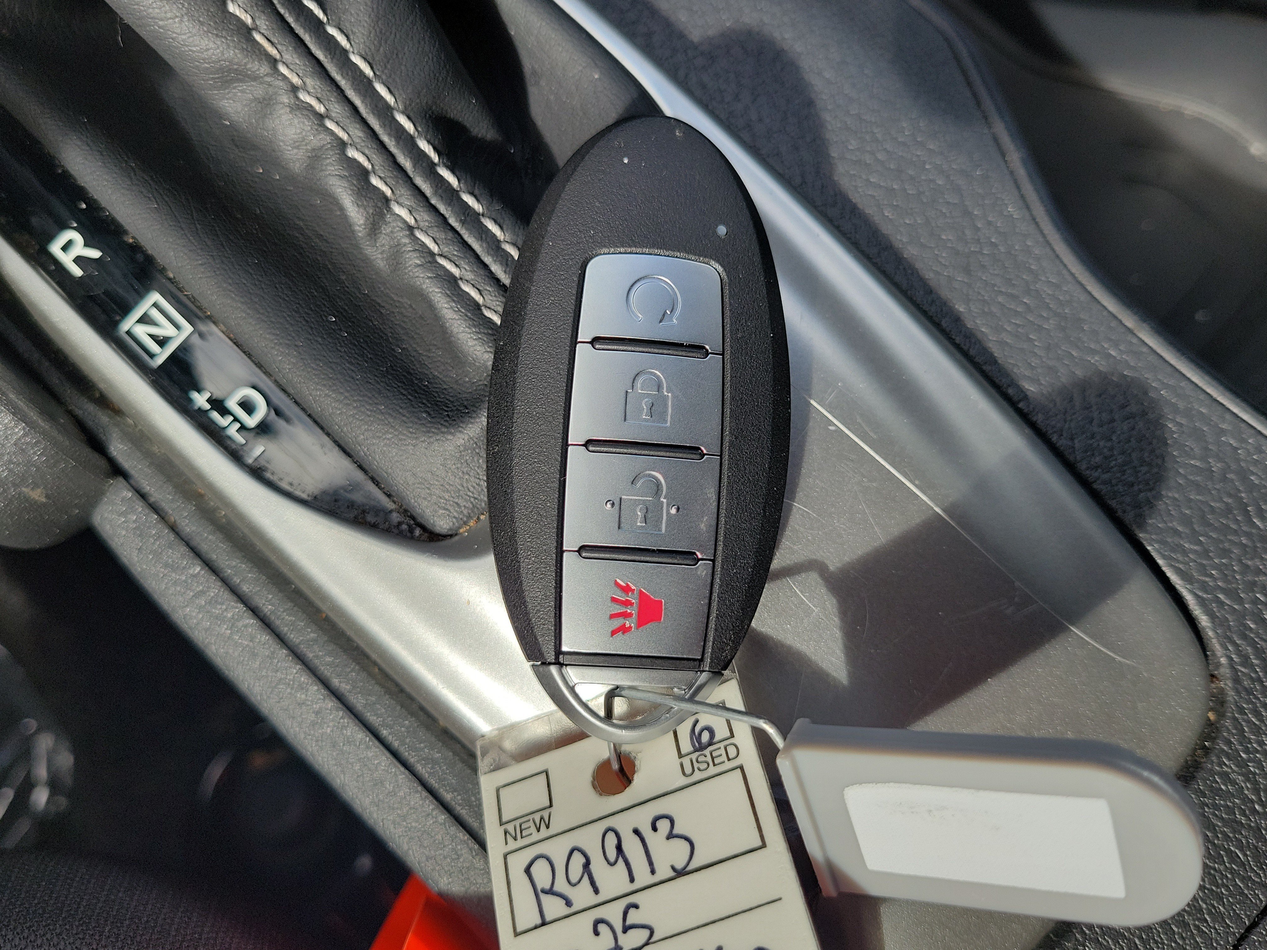 Used 2025 Nissan Frontier SV RWD image 29