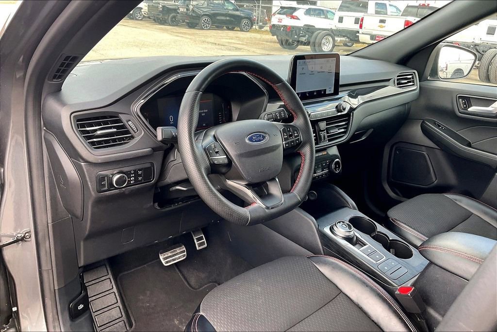 Certified 2024 Ford Escape ST-Line w/ Cold Weather Package image 14