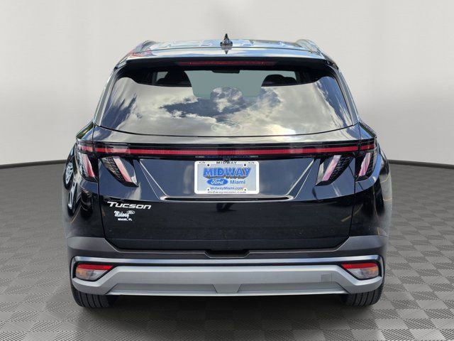 Used 2025 Hyundai Tucson SEL FWD image 3