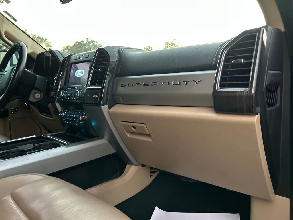 Certified 2021 Ford F250 Lariat w/ Lariat Value Package image 15