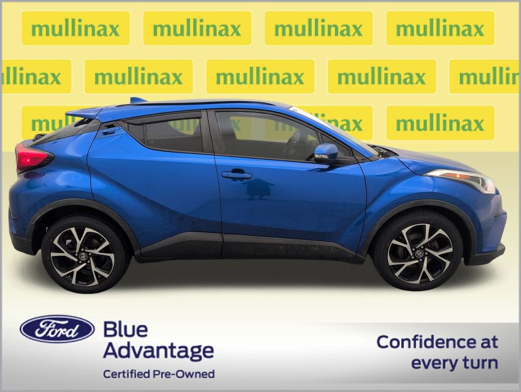 Used 2018 Toyota C-HR XLE FWD image 2