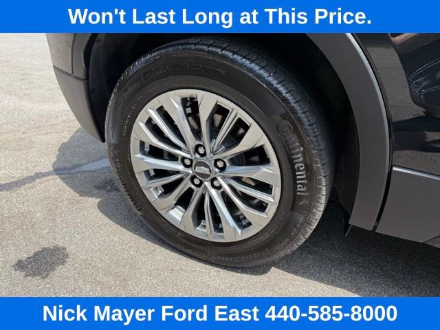 Used 2025 Cadillac XT4 Premium Luxury AWD/4WD image 38