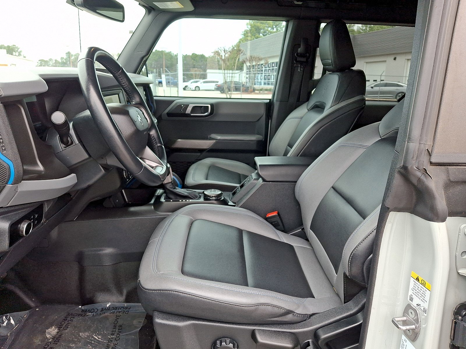 Certified 2023 Ford Bronco Black Diamond image 11