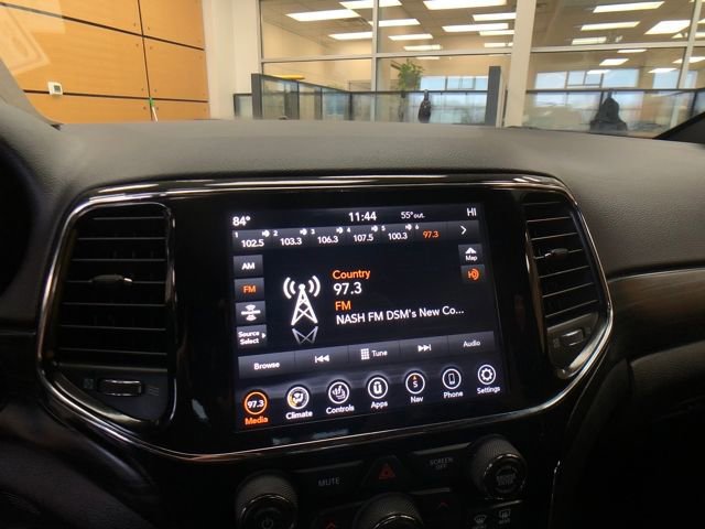 Used 2020 Jeep Grand Cherokee Altitude image 15