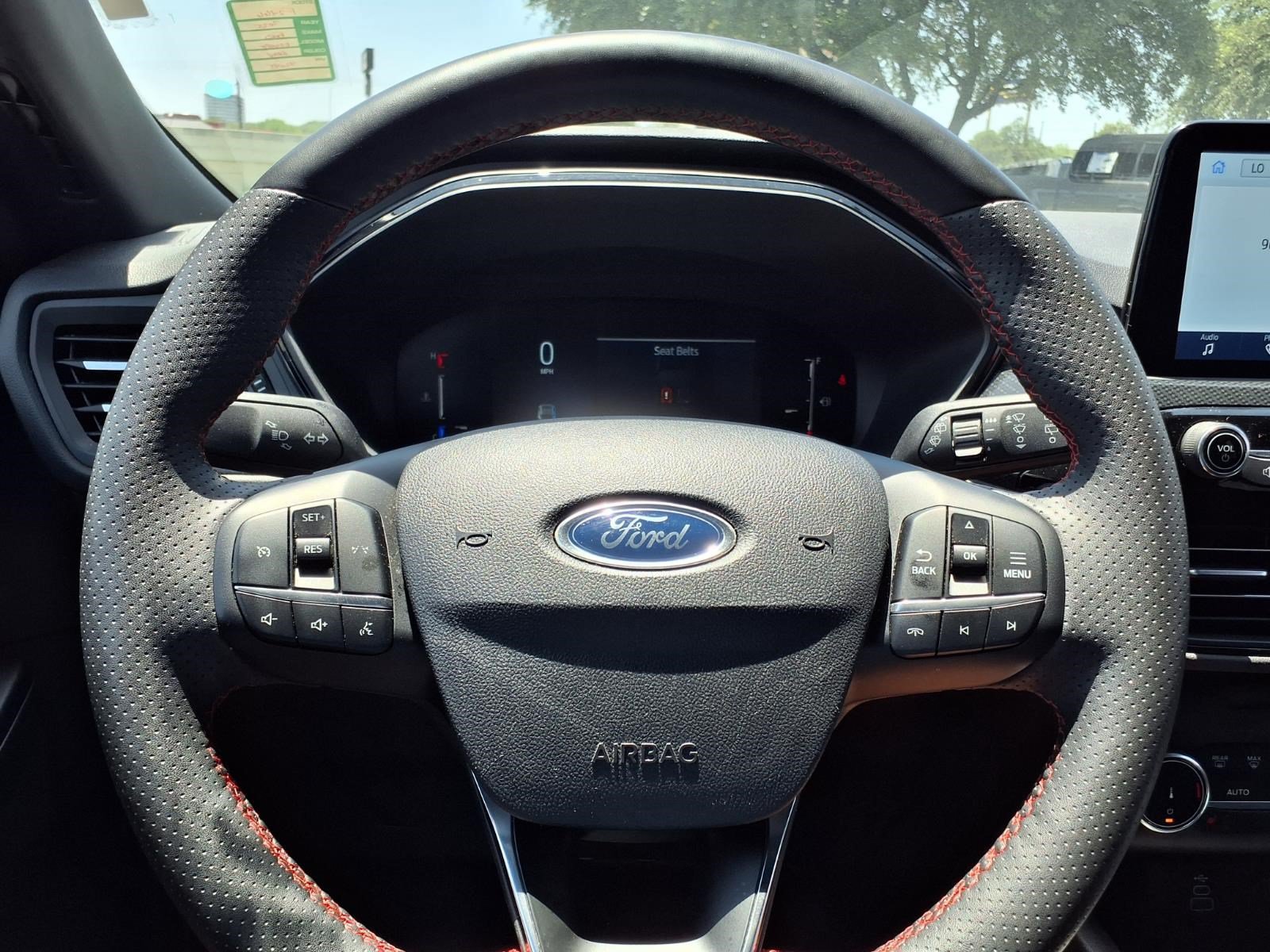 Certified 2025 Ford Escape ST-Line Select AWD/4WD image 25