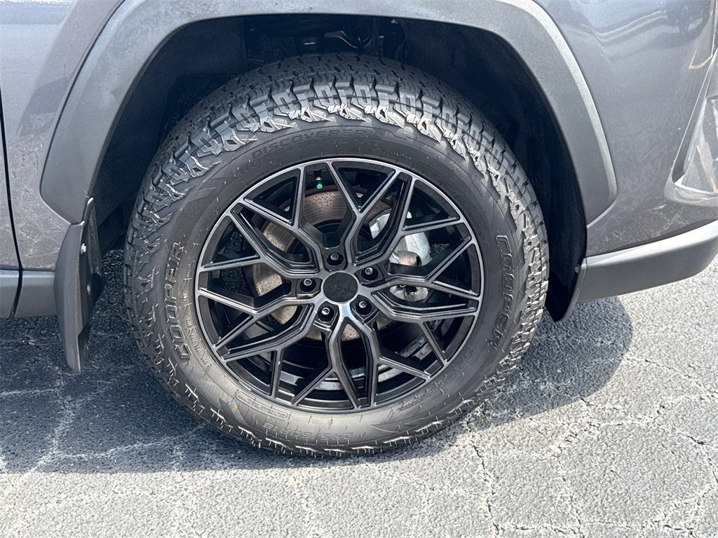 Used 2024 Toyota RAV4 XLE image 12