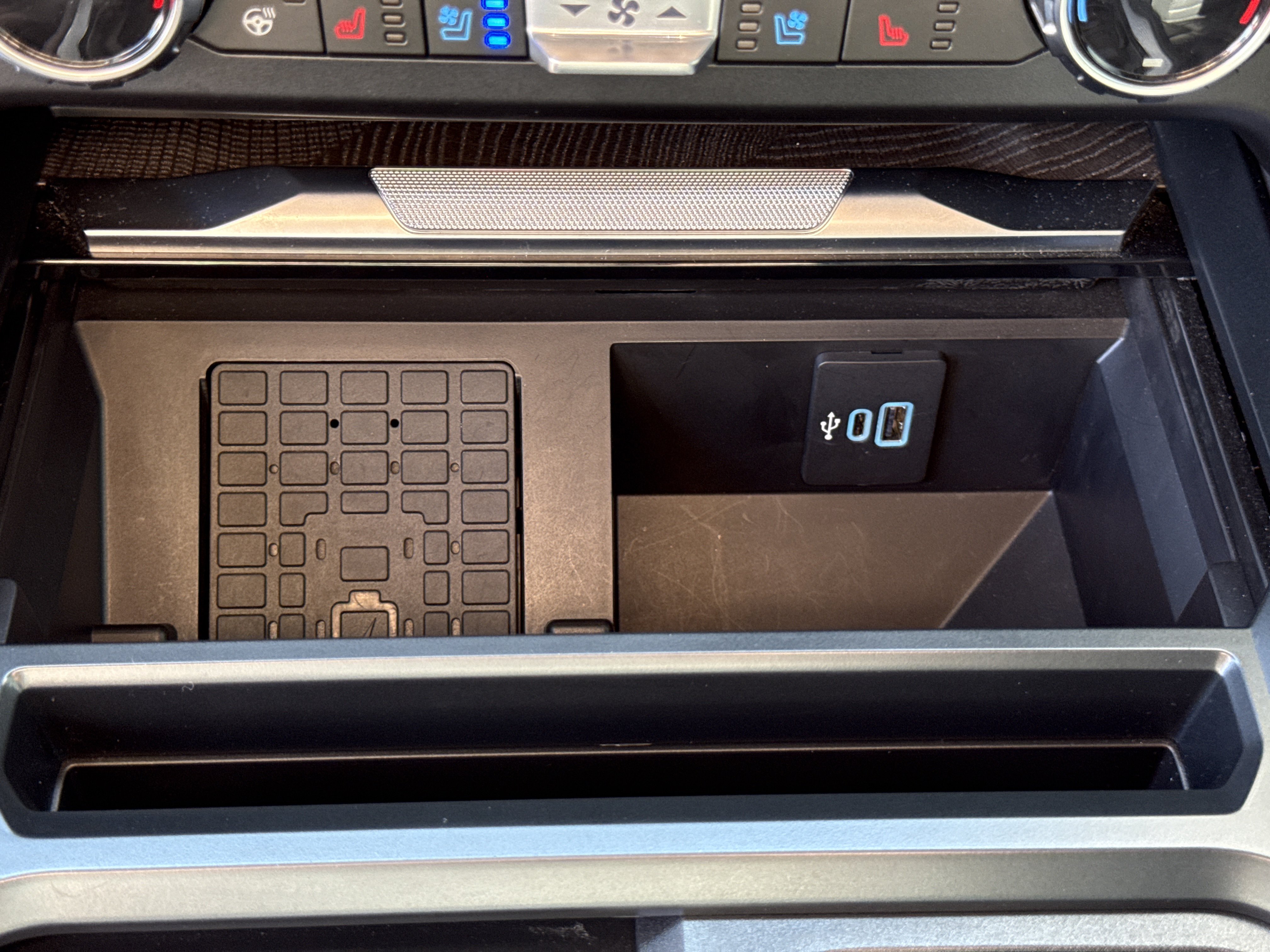 Certified 2025 Ford F250 Platinum AWD/4WD image 28