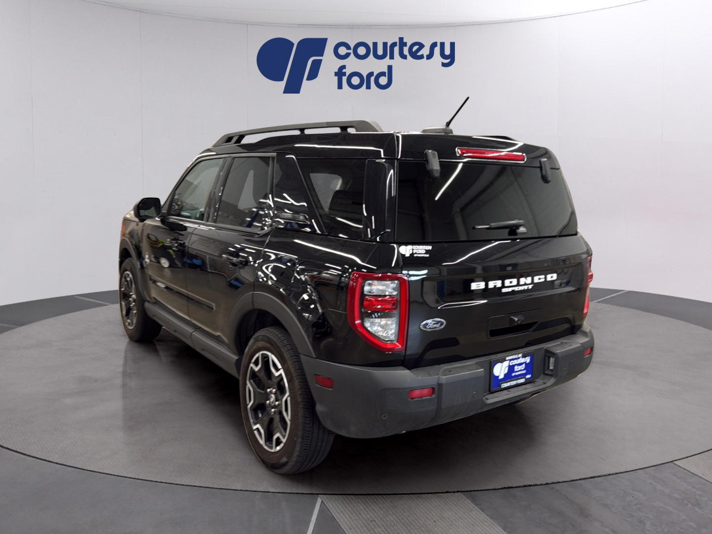 Certified 2025 Ford Bronco Sport Outer Banks w/ Outer Banks Tech Package+ AWD/4WD image 5