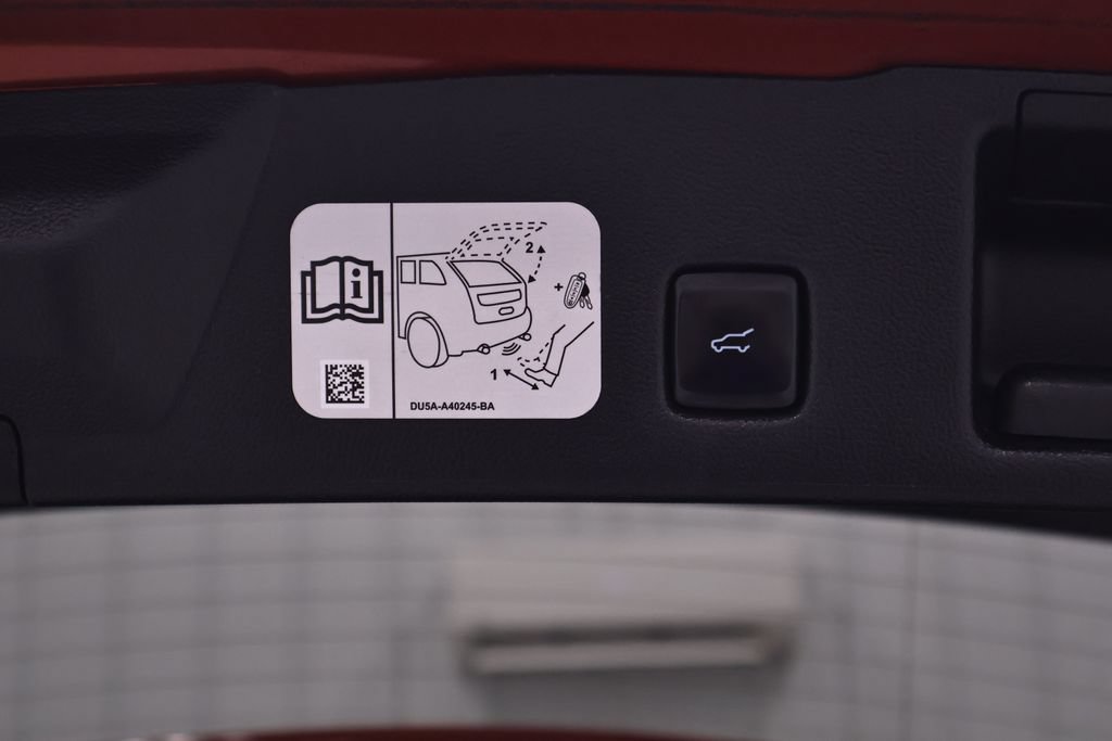 Certified 2020 Ford Escape SEL AWD/4WD image 36