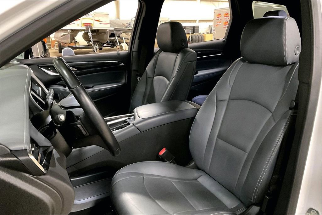 Used 2024 Buick Enclave Premium AWD/4WD image 23