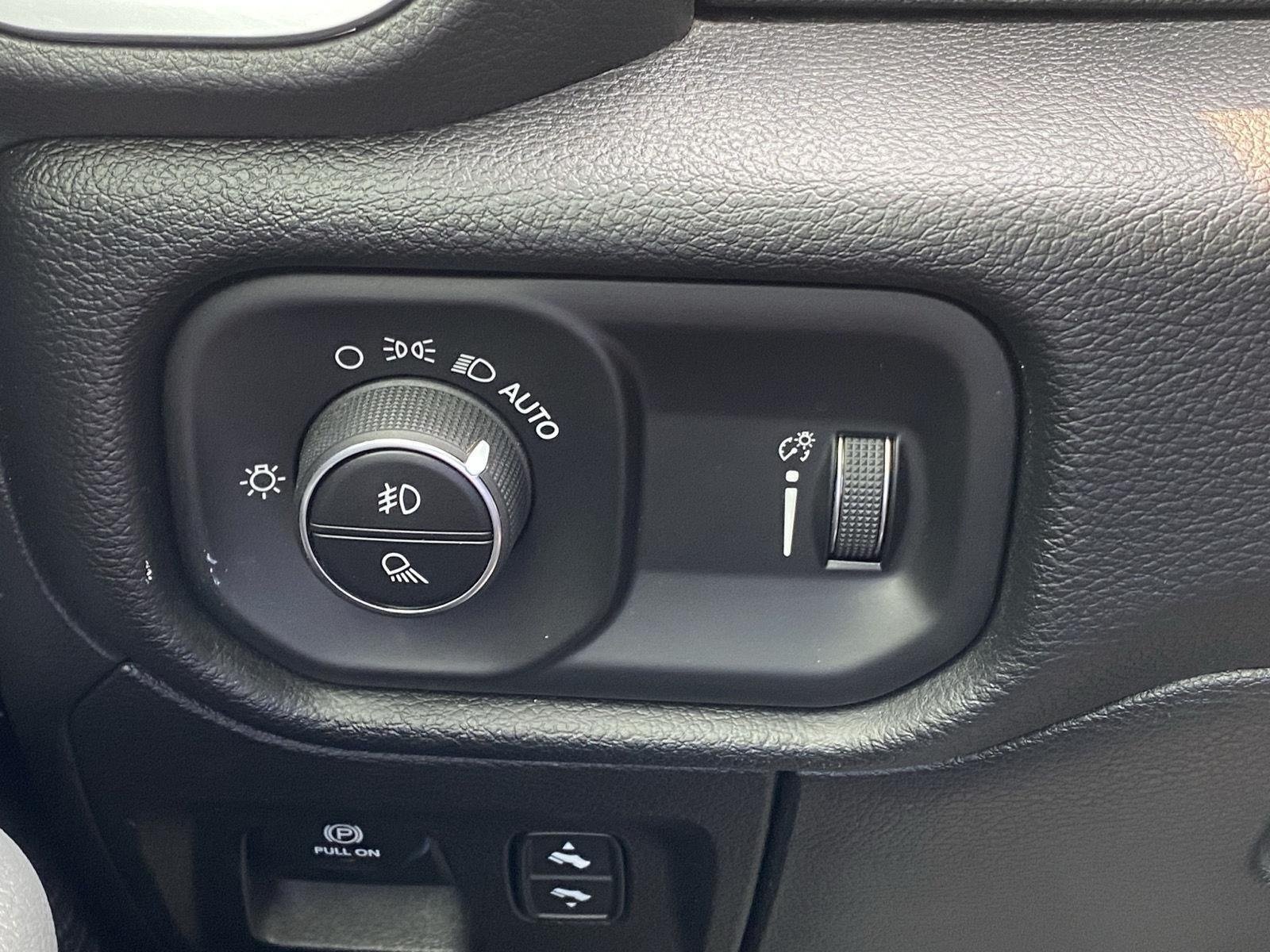 Used 2021 RAM 1500 Big Horn AWD/4WD image 16