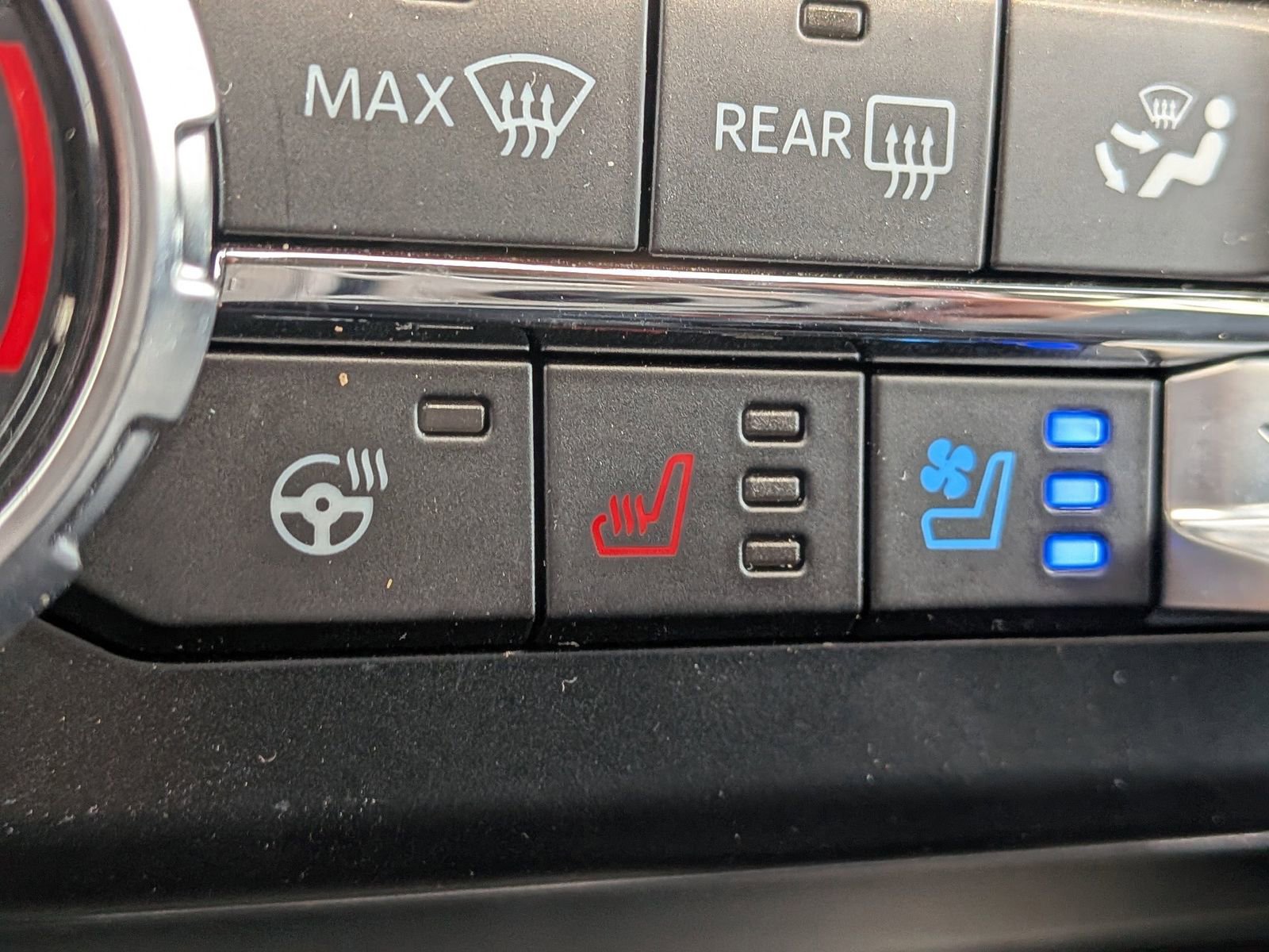 Certified 2026 Ford F250 Lariat w/ Black Appearance Package image 27