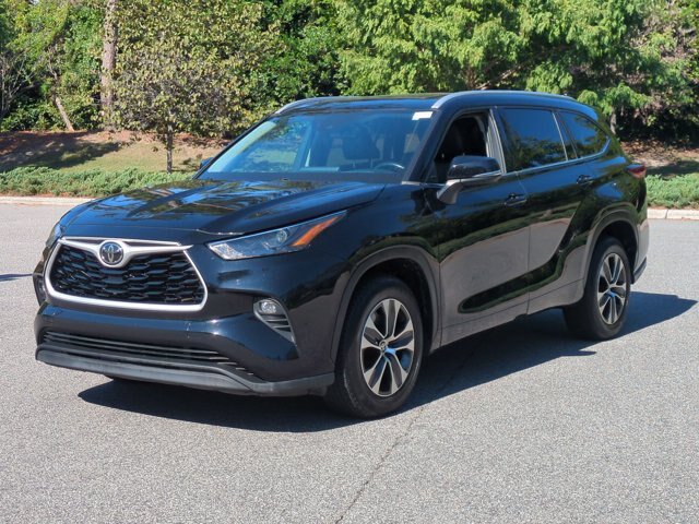 Used 2022 Toyota Highlander XLE FWD image 8