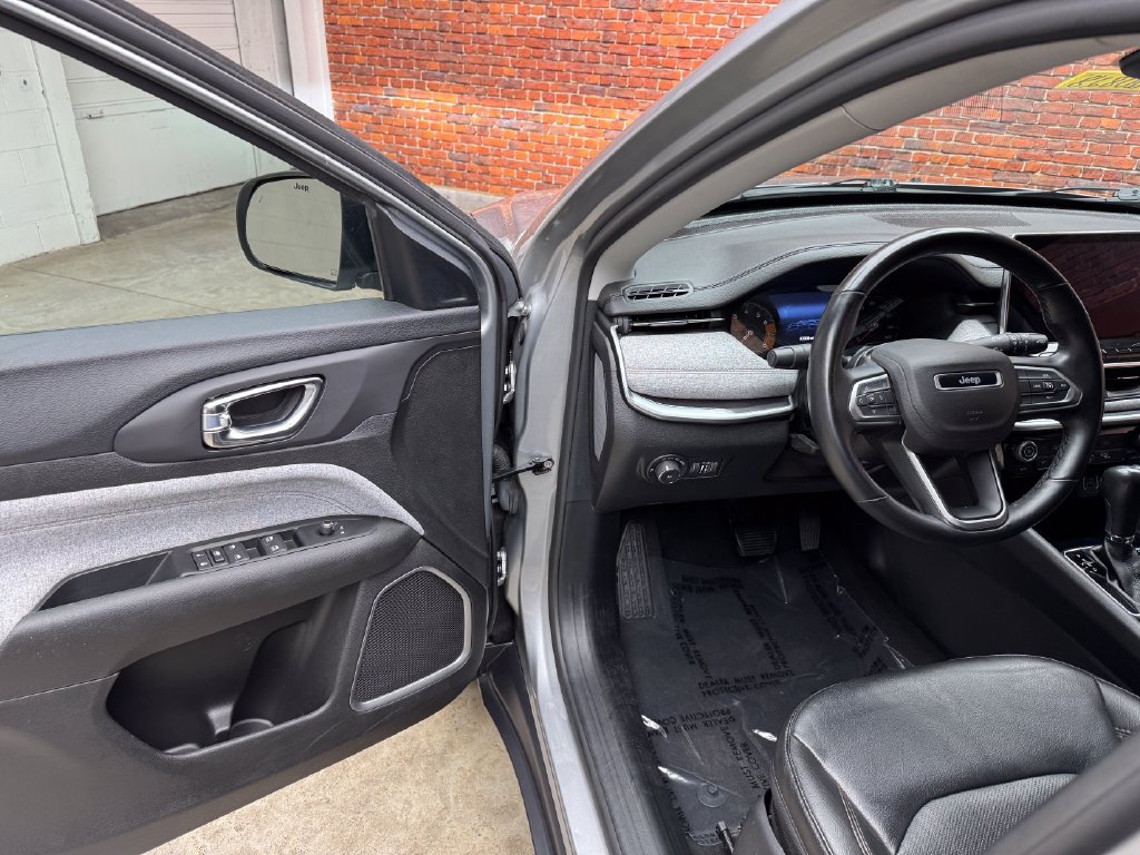 Used 2022 Jeep Compass Latitude AWD/4WD image 9