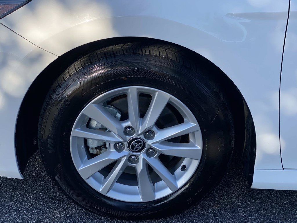 Used 2025 Toyota Camry LE FWD image 13