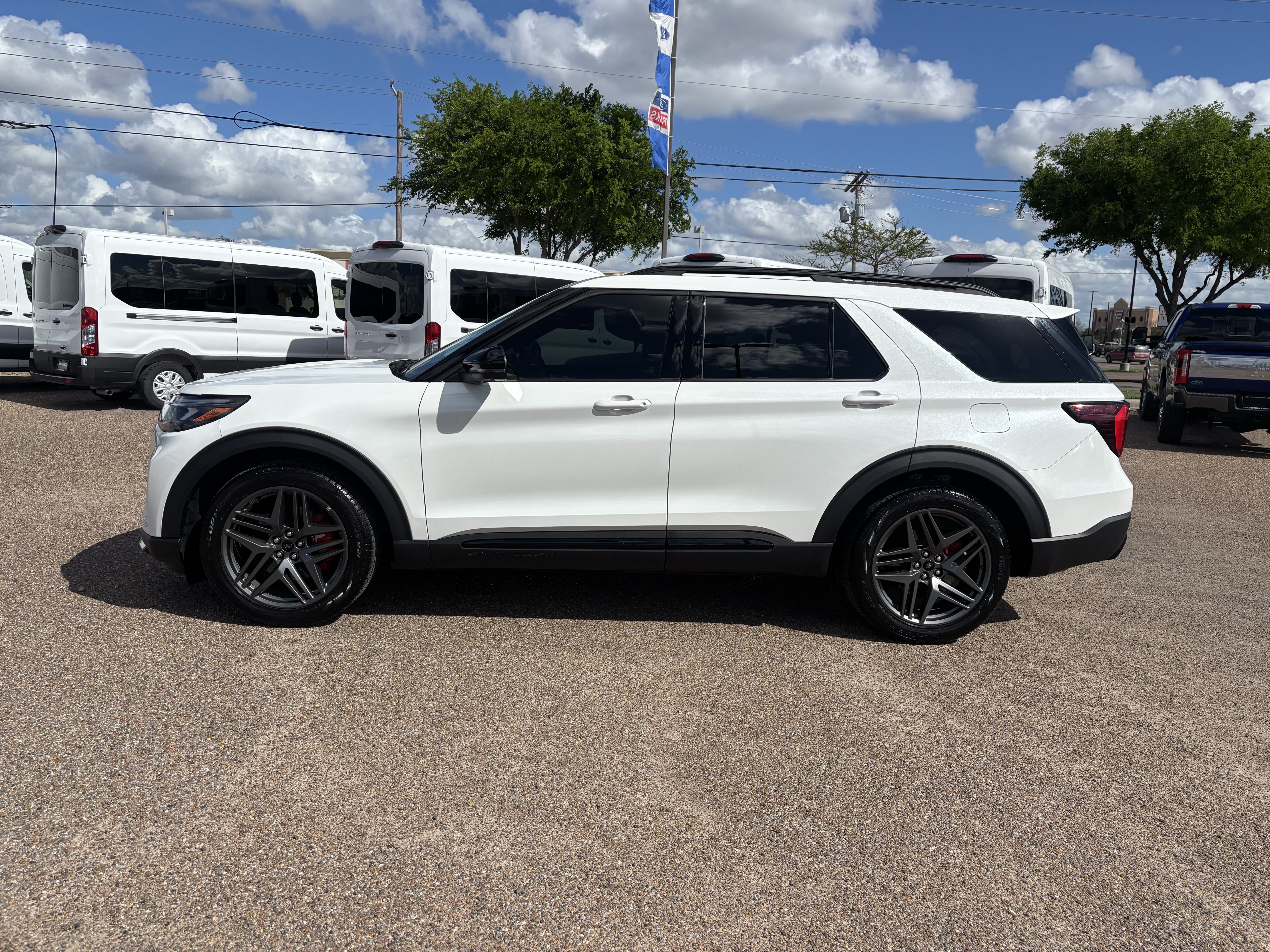 Certified 2026 Ford Explorer ST-Line w/ ST-Line Street Pack RWD image 2